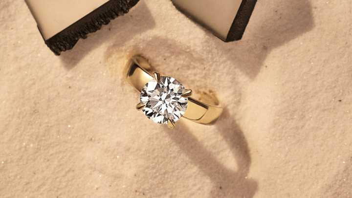 Shop VRAI created diamond rings for a one-of