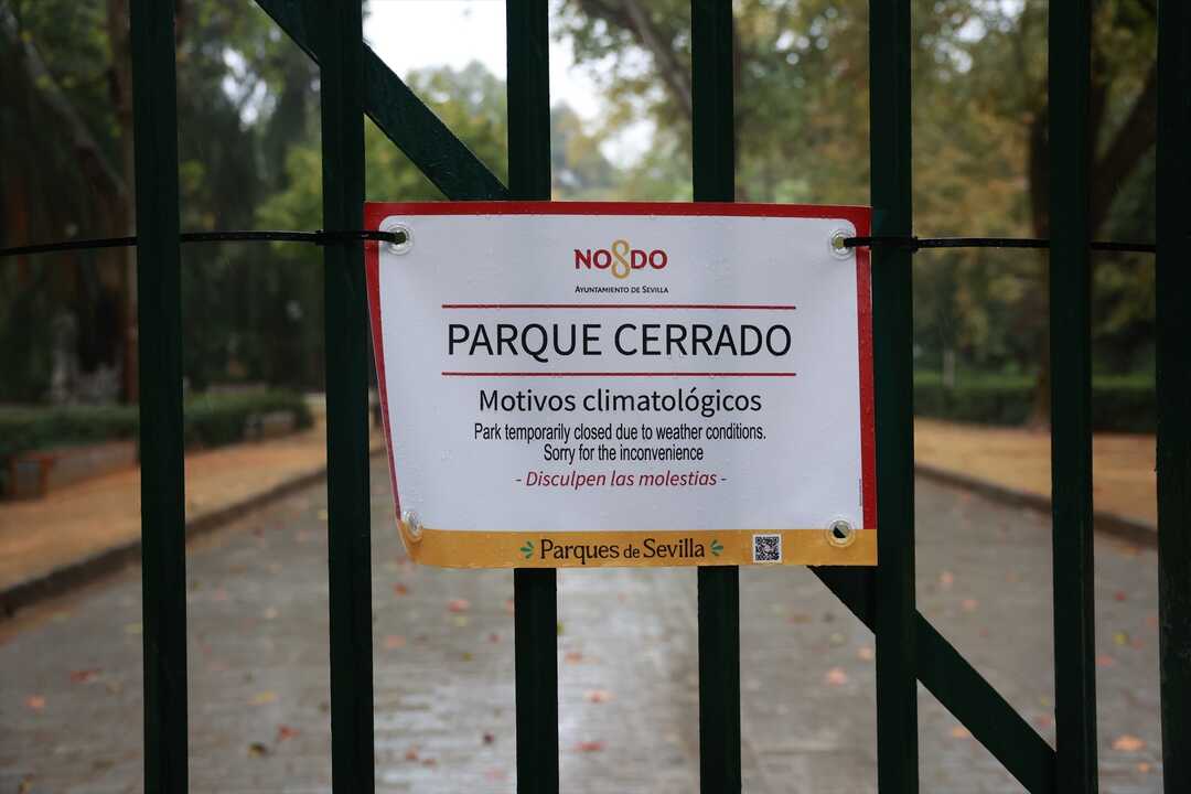 Cierre preventivo de parques, instalaciones deportivas y cementerio por aviso naranja de lluvias