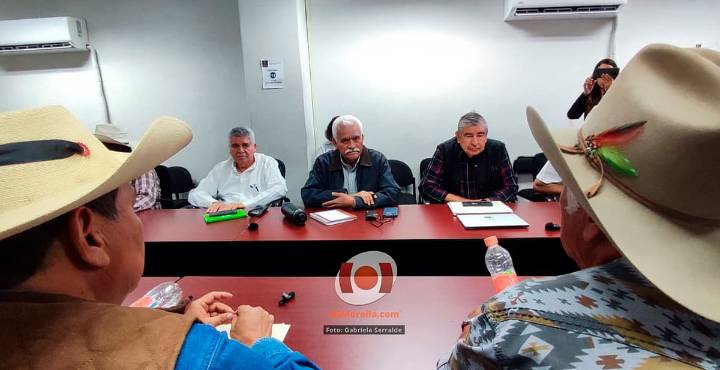 Ganaderos rechazan guía REEMO; secretario de Agricultura afirma que debe haber orden