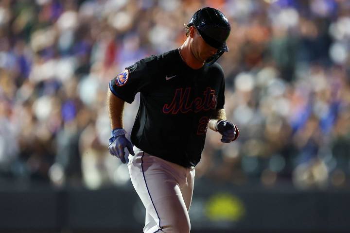 Mets Face Potential $132M Hurdle From Fierce NL Rival in Pete Alonso Upgrade Pursuit
