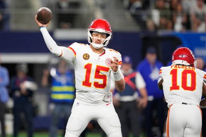 Prescott's Cowboys overcome Mahomes' fourth-down magic in 31-28 Thanksgiving win over Chiefs