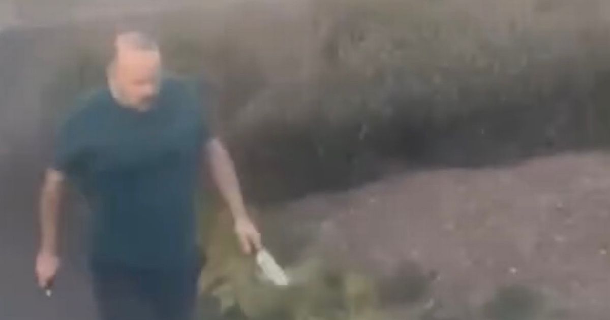 Chilling moment East Lothian man brandishes knives at neighbours outside home