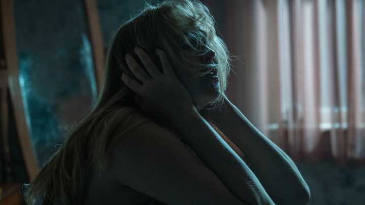 'Die My Love' review: Jennifer Lawrence astonishes in…