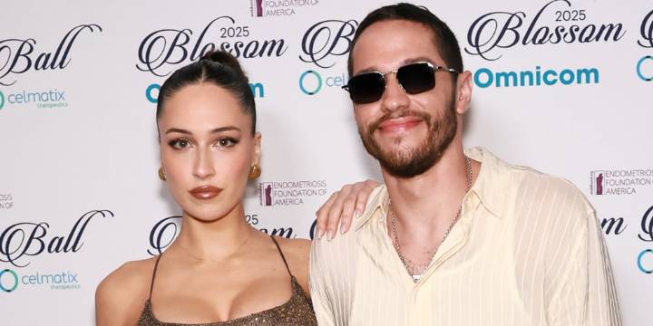 Pregnant Elsie Hewitt Wishes Boyfriend Pete Davidson a Happy Birthday With Sweet Video & Message | Elsie Hewitt, Pete Davidson, Pregnant Celebrities | Celebrity News and Gossip | Entertainment, Photos