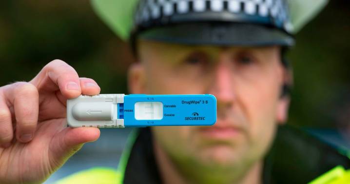 West Lothian cyclist demands action at noticing 'suspect smell' coming from cars