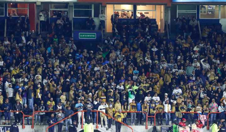 “Aquí está la Rebel, ¿los Pumas dónde están?”: Afición auriazul explota tras perder ante Pachuca