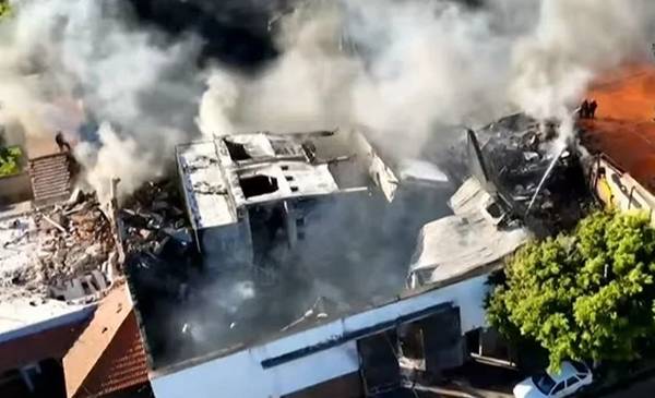 Otro incendio, ahora en Lomas de Zamora: dos fábricas afectadas, pero sin heridos
