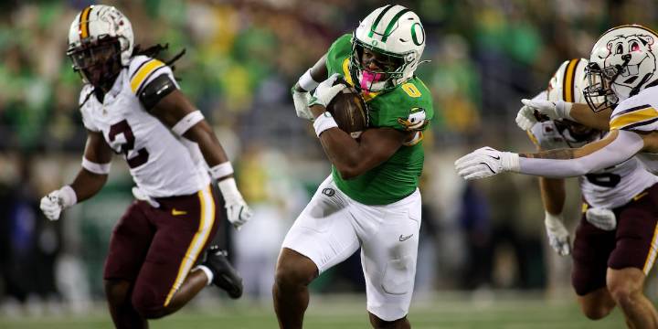 Ducks boat-race Minnesota 42-13 in Gophers’ 1st trip to Eugene