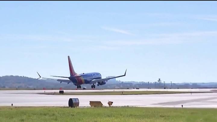 La FAA podría recortar tráfico aéreo en 40 mercados por cierre de gobierno