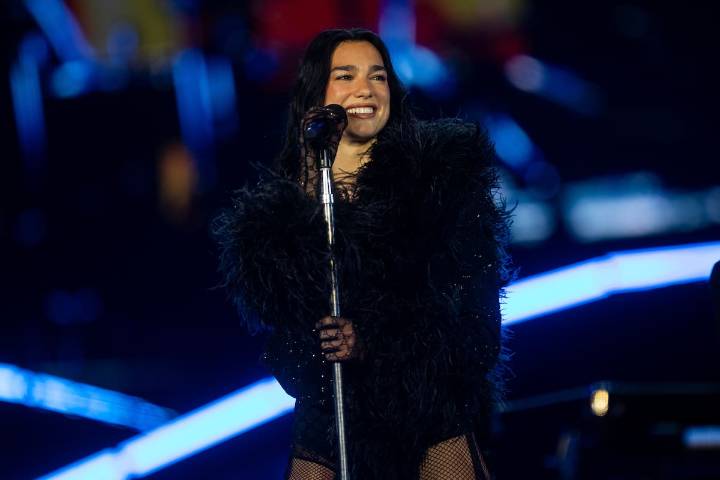 Sonó en la prueba de sonido: esta es la canción chilena que cantaría Dua Lipa en el Estadio Nacional