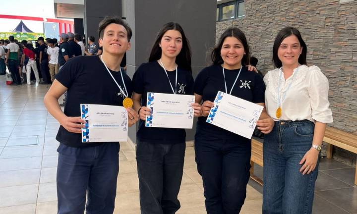 Estudiantes de la EPET Nº 7 crean un “tender inteligente” que detecta lluvia y protege la ropa