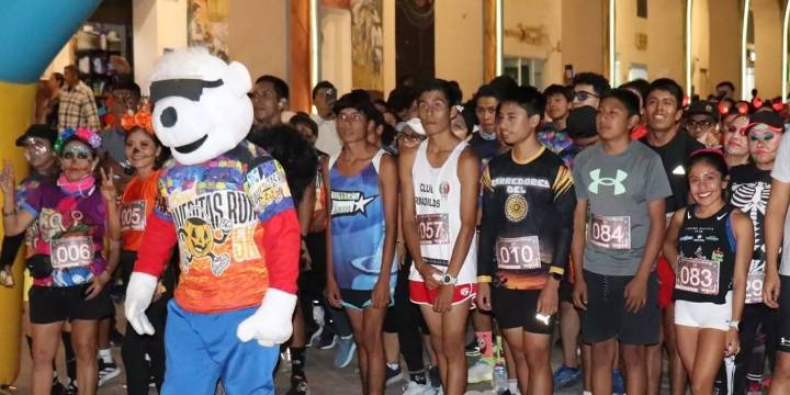 Con una alta participación celebran la ‘Calaverita Run’ en Huajuapan