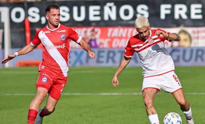 Estudiantes vs Argentinos en vivo hoy domingo