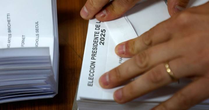 Chile elige a su nuevo presidente con la seguridad como principal preocupación