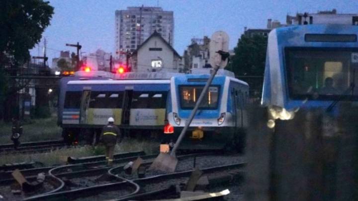Tren Sarmiento: continúan las demoras y cancelaciones tras el descarrilamiento