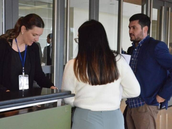 Habría filmado al jurado: aunque no quiso dar la clave de su teléfono, el exabogado de Emerenciano Sena fue liberado