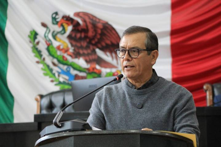 Pide diputado Pedro Torres poner alto a cirugías plásticas en menores de edad