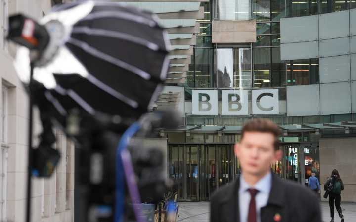 BBC se disculpa ante Trump pero rechaza pagarle una compensación