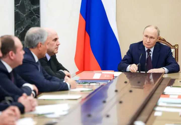 Putin advierte que Rusia podría retomar pruebas nucleares si Estados Unidos lo hace
