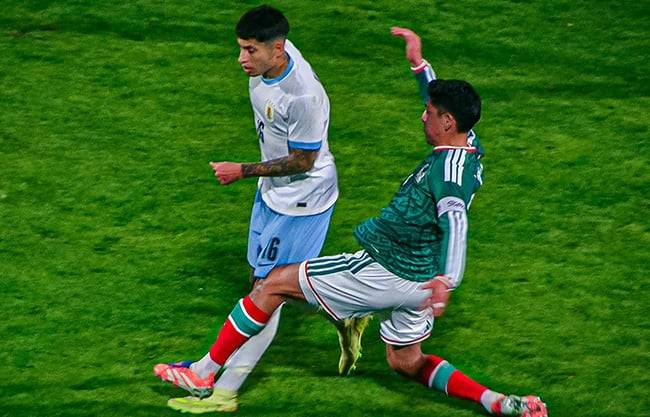 Aburrido empate entre México y Uruguay