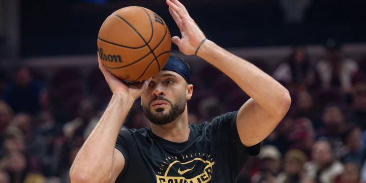 Larry Nance Jr. of Cavs out 3