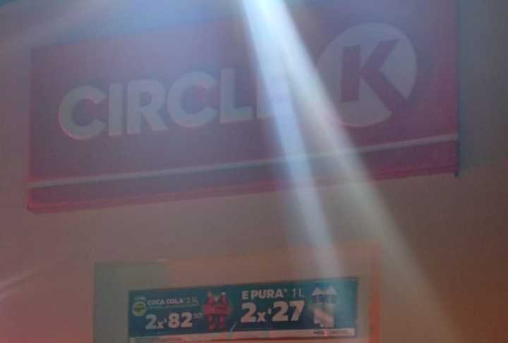 Asaltantes atan a empleados de tienda de conveniencia en Gómez Palacio y prenden fuego a caja fuerte