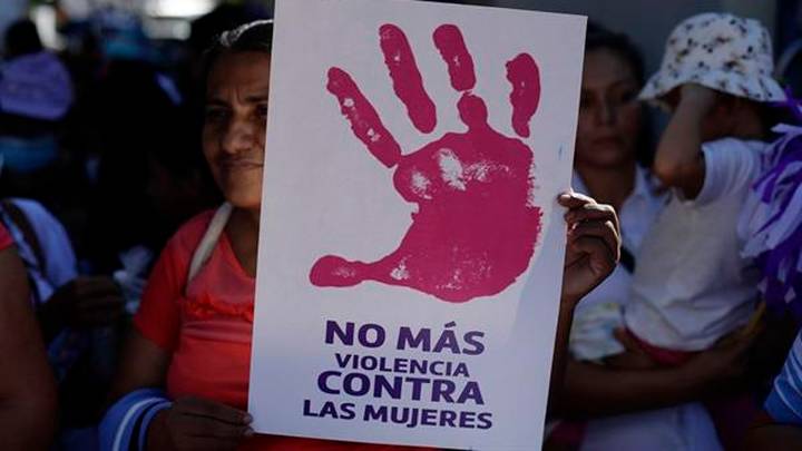 "La violencia contra las mujeres afecta no sólo su progreso personal"