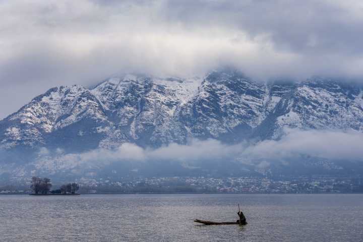 J&K’s Srinagar Records Season’s Coldest Night So Far At 0.2 Degrees