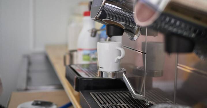 450 euros por un simple desayuno: así estafaba el dueño de un bar de Granada a un anciano de 94 años