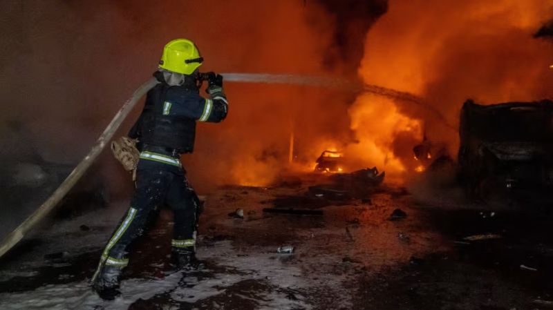 Polonia despliega aviones de combate en su espacio aéreo mientras Rusia lanza un ataque combinado contra Ucrania