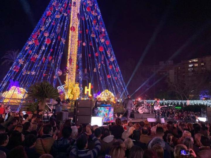Murcia | Transporte público y disuasorios gratuitos este viernes en Murcia por el encendido del Gran Árbol