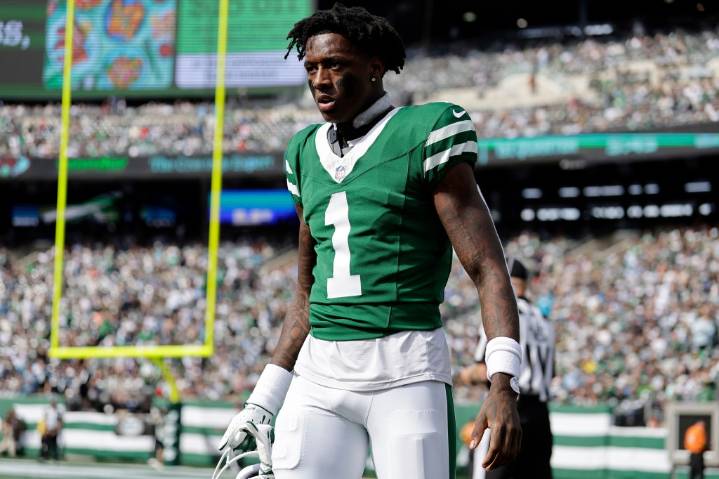 Jets trade star cornerback Sauce Gardner to Colts: source