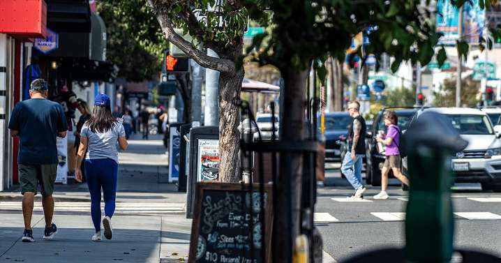 Long Beach abandons idea for curfew on 2nd Street bars, seeks citywide solutions