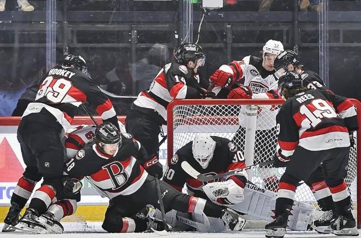 Senators edge comets