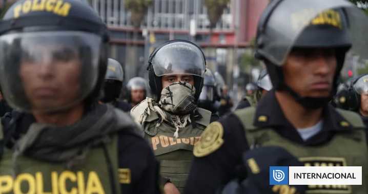 Perú anuncia que el 50% de los policías en Lima patrullarán encubiertos para combatir el crimen