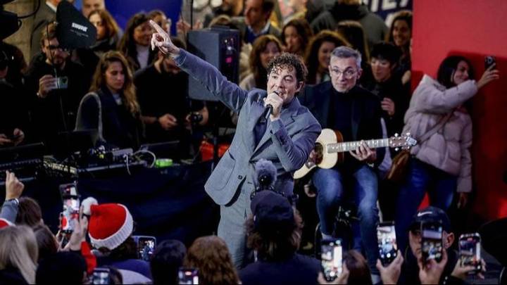 David Bisbal sorprende con Mi Burrito Sabanero en el Metro de Madrid