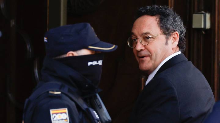 Los agentes de la UCO justifican el volcado "total" de los dispositivos del fiscal y reconocen su "colaboración activa"