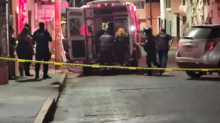Le dan 3 balazos a una mujer en el centro de Cuautla