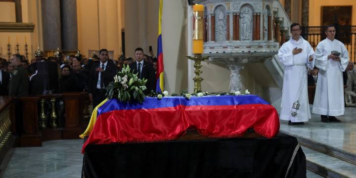 Miguel Uribe Londoño afirmó que Medicina Legal “destruyó” el cadáver de su hijo: “Ya no había nada que hacer”