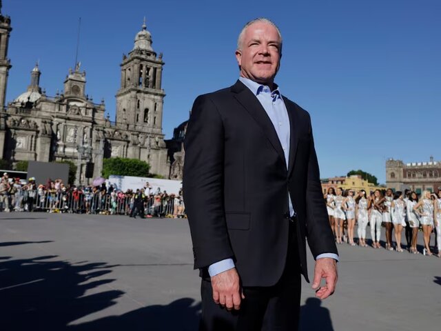 Dueño de Miss Universo es investigado por delincuencia organizada y tiene orden de captura