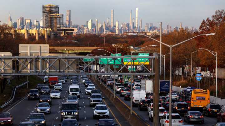 Avoid high-traffic times on roads for Thanksgiving travel