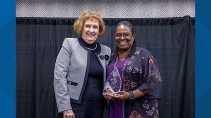McLennan Community College Foundation presents Distinguished Alumni Award to Grammy Award winner