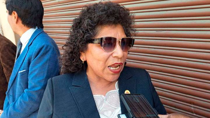 Administrativos de Educación piden pago de bono