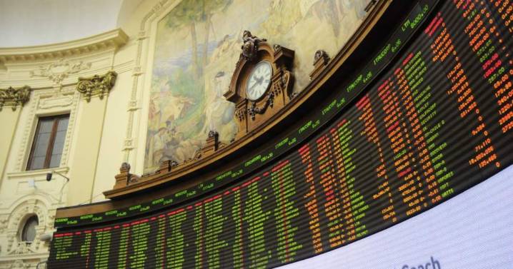 Ipsa logra cerrar sobre los 10.000 puntos por primera vez y dólar sube en jornada marcada por feriado en EE.UU.