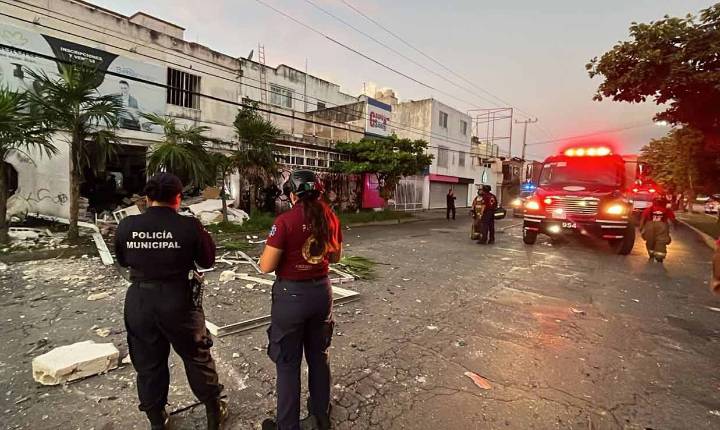Atienden bomberos y protección civil explosión en la SM 51