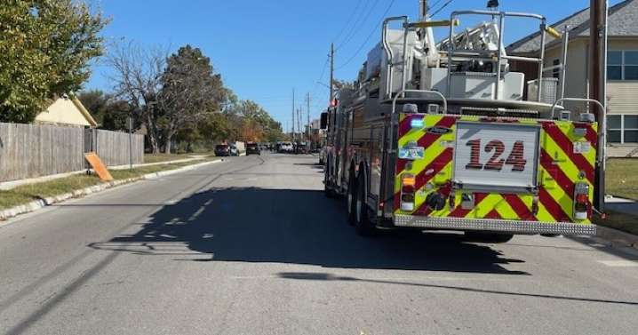 Barricaded suspect fires shots at officers in west Tulsa