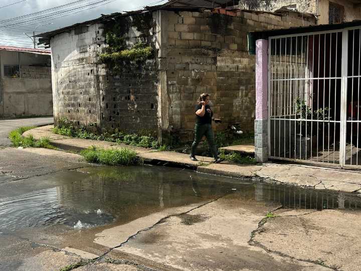 Habitantes de Las Brisas del Orinoco piden soluciones ante inundaciones por lluvias
