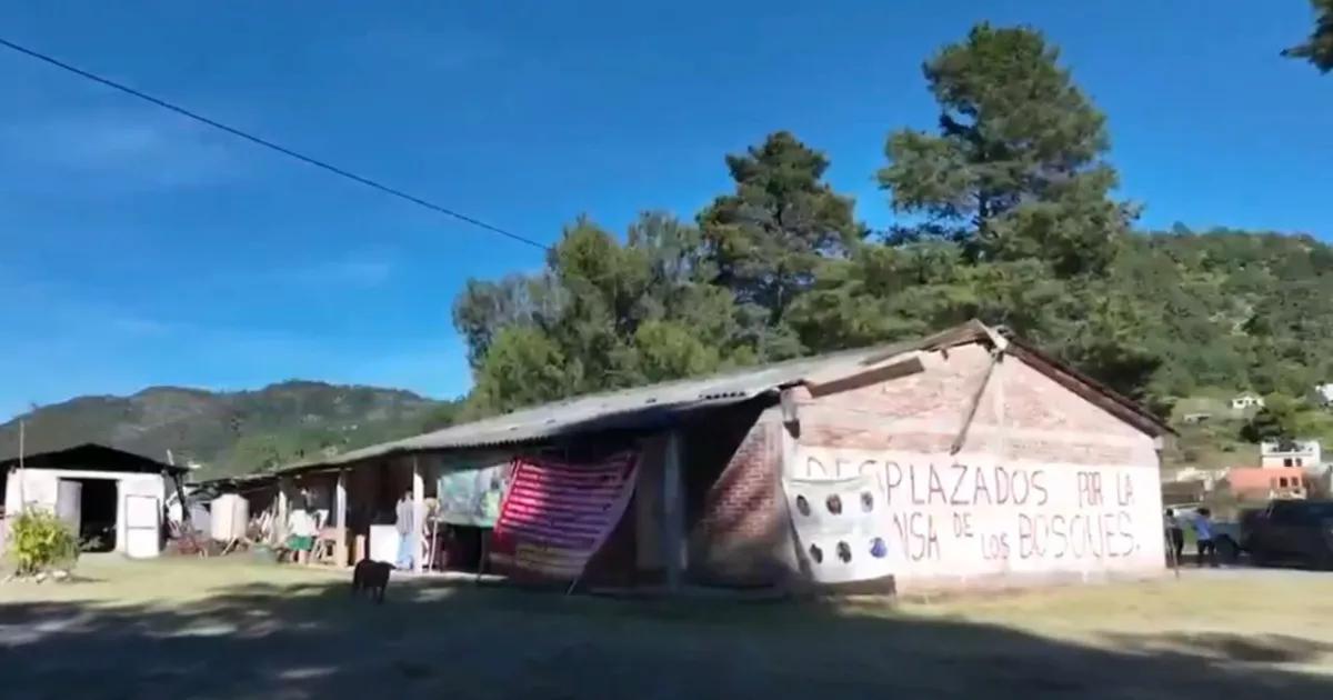 Exilio en Oaxaca: Comunidades indígenas llevan cuatro años desplazadas por violencia y claman volver