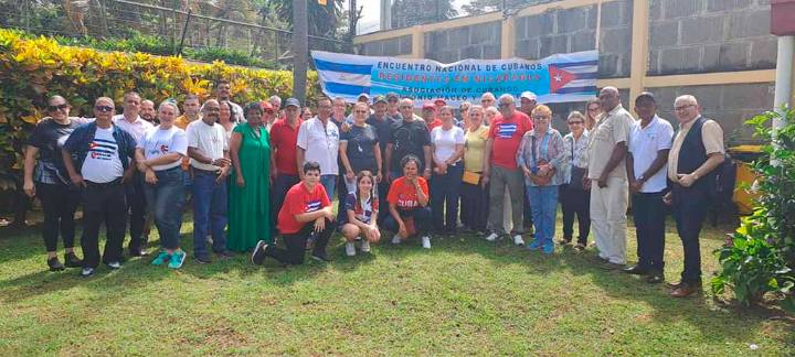 Cubanos residentes en Nicaragua demandan fin de bloqueo de EEUU (+Fotos)