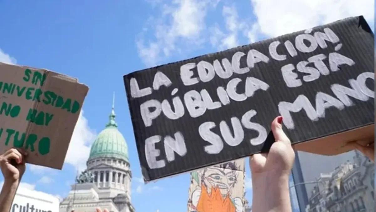 Gremios de las universidades convocaron a un paro de tres días para exigir "fondos y salarios dignos"